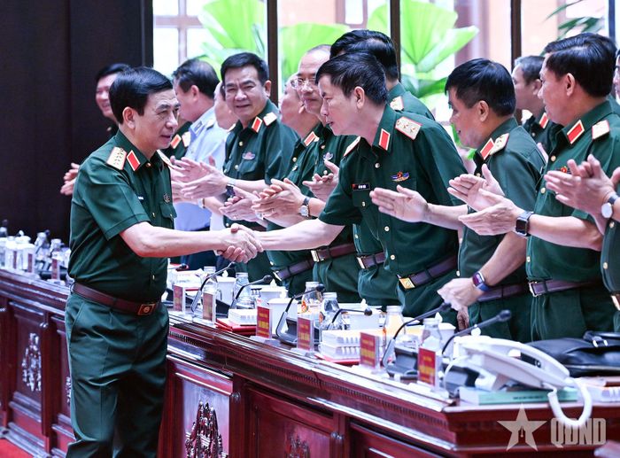 Đại tướng Phan Văn Giang và các đại biểu dự hội nghị.