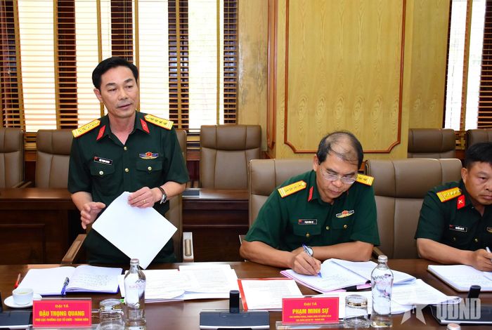 Các đại biểu phát biểu tại cuộc họp.