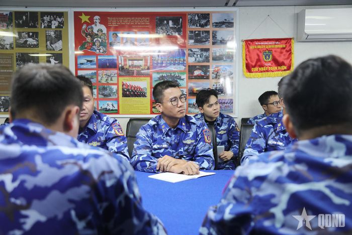  Cán bộ, nhân viên tại lớp học.