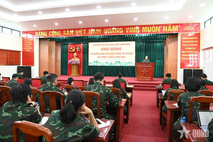Quang cảnh khai giảng. 