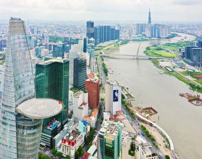 Không gian đô thị hiện đại dọc sông Sài Gòn, khu vực Bến Bạch Đằng, phường Sài Gòn, TPHCM. Ảnh: HOÀNG HÙNG