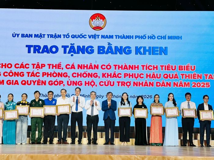  Saigon Co.op vinh dự đón nhận Bằng khen ghi nhận thành tích tiêu biểu trong công tác phòng, chống, khắc phục hậu quả thiên tai và tham gia quyên góp, ủng hộ, cứu trợ nhân dân năm 2025. 