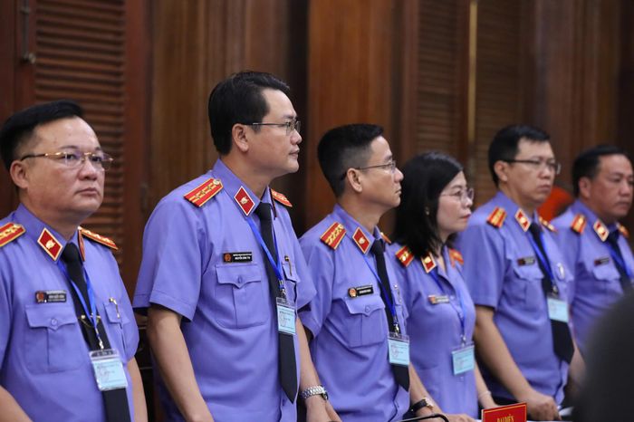  Đại diện VKSND TPHCM thực hành quyền công tố và kiểm sát xét xử trong phiên xét xử 227 bị cáo liên quan Chuyên án VN10. Ảnh: Ý LINH 