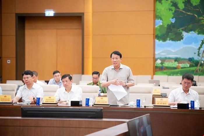  Bộ trưởng Bộ Công an, Đại tướng Lương Tam Quang báo cáo tại phiên họp. Ảnh: CẨM HÀ 