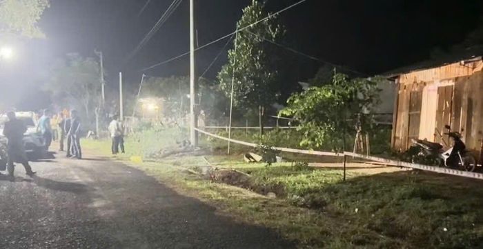 Lực lượng chức năng phong tỏa hiện trường điều tra nguyên nhân vụ việc. Ảnh: CTV