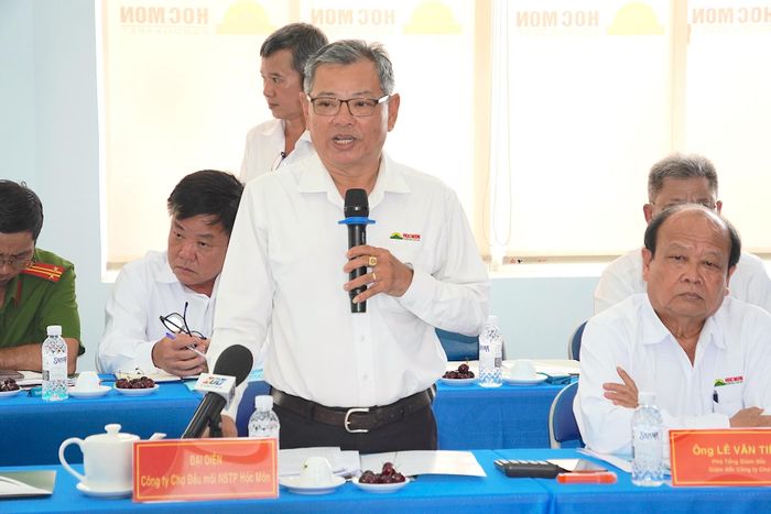  Ông Lê Văn Tiển báo cáo tại buổi giám sát. QUANG HUY 