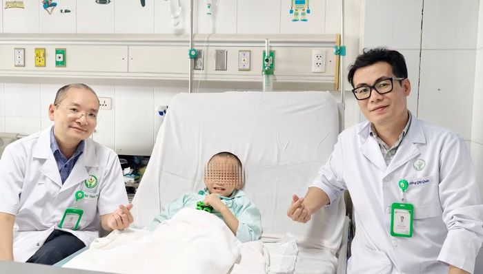 Trẻ tỉnh táo sau 10 ngày điều trị - Ảnh BVCC