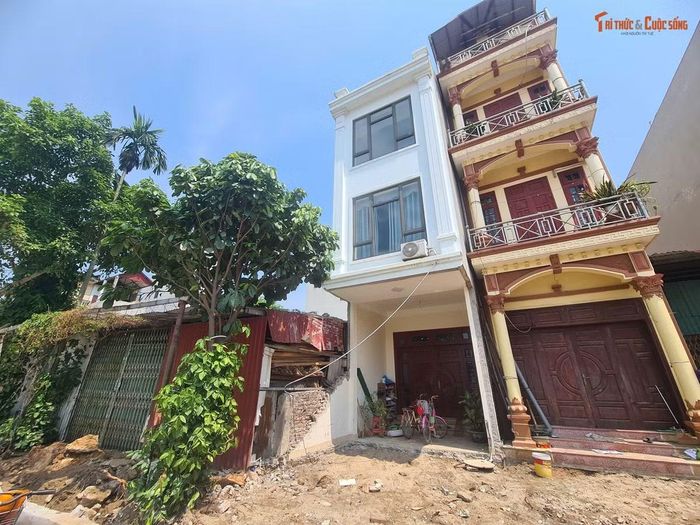 Trong khi đó, nhiều gia đình khác có công trình nằm trong phạm vi thực hiện dự án đều đã chấp hành nghiêm tự tháo dỡ, bàn giao mặt bằng.