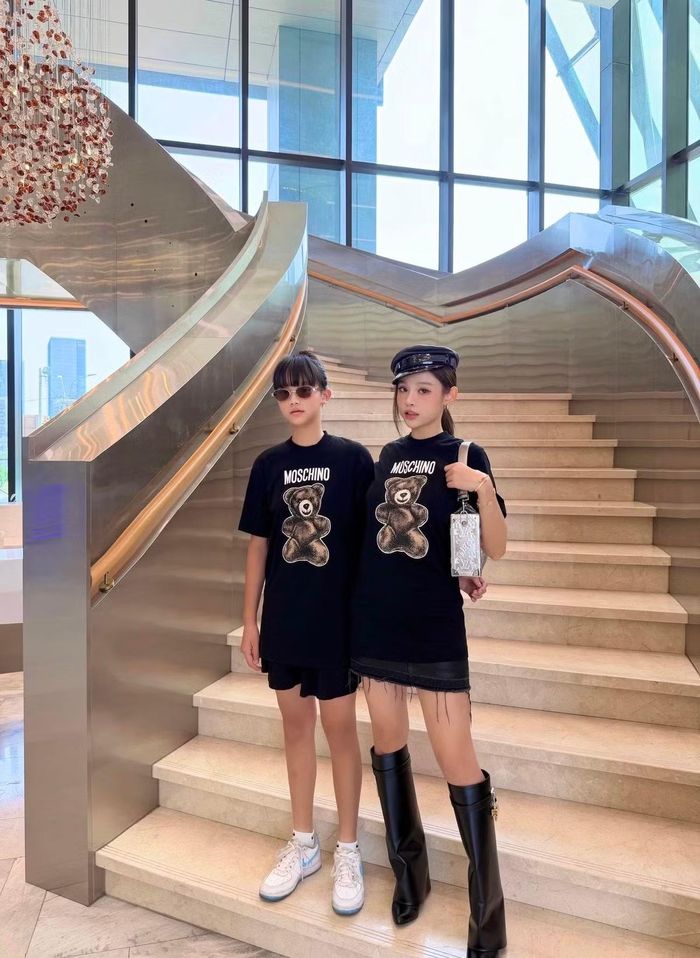 Ở tuổi 13, Củ Cải đã có sự thay đổi rõ rệt về ngoại hình. Từ một cô bé nhỏ nhắn, ái nữ nhà Huyền Baby nay đã trổ mã, ra dáng thiếu nữ với vẻ ngoài dịu dàng, thanh tú và thần thái tự tin. Ảnh: FB Đặng Ngọc Huyền