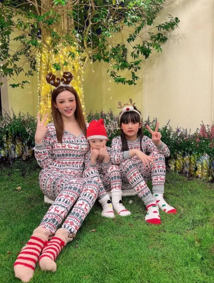 Sau khi kết hôn vào năm 2013, Huyền Baby từng gác lại mọi hoạt động showbiz để chăm sóc gia đình đồng thời tập trung vào công việc kinh doanh. Cô hiện sở hữu cơ sở làm đẹp và thương hiệu thời trang riêng. Ảnh: Người đưa tin