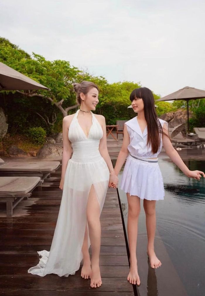 Củ Cải tên thật là Diễm My, sinh năm 2013. Cô bé được nhận xét sở hữu nhiều đường nét xinh xắn được thừa hưởng từ cả bố và mẹ. Ảnh: FB Đặng Ngọc Huyền