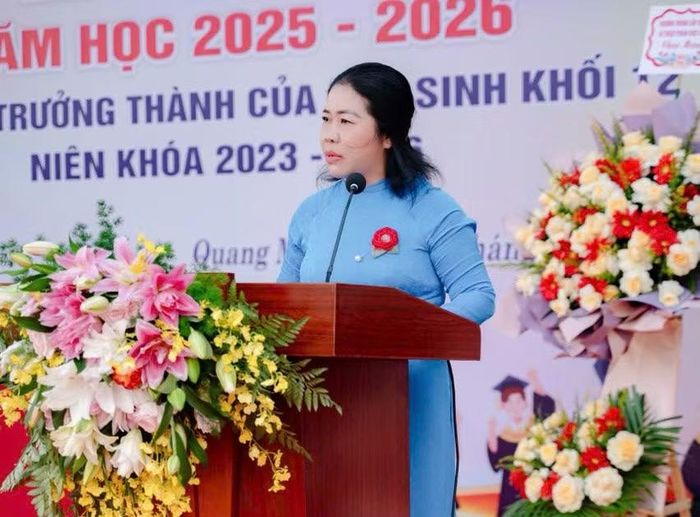 Bà Nguyễn Thị Kim Liên – Bí thư Chi bộ, Giám đốc Trung tâm GDNN-GDTX Mê Linh (Hà Nội).