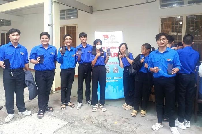 Chương trình "Tư vấn hướng nghiệp và giới thiệu việc làm cho thanh niên nông thôn" năm 2026 tại xã Phú Hòa Đông.