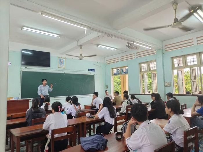 Việc lựa chọn lãnh đạo trường học sau sắp xếp bảo đảm công khai, khách quan và đúng quy định. (Ảnh minh hoạ)