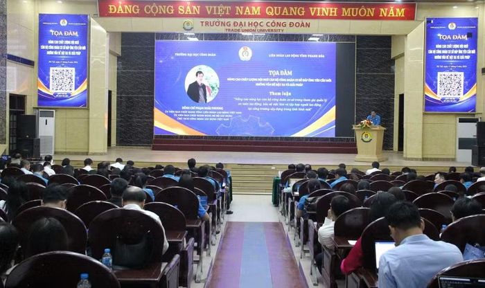 Chuyên gia tham luận tại Tọa đàm.