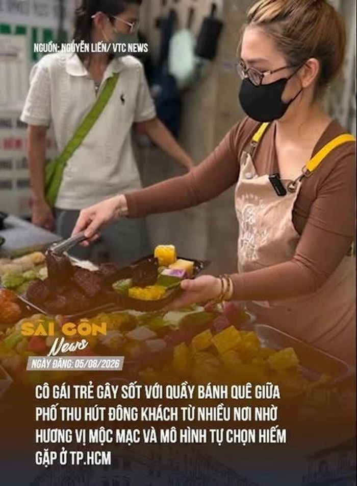  Quầy bánh quê giữa phố của một cô gái trẻ xuất hiện trên kênh Tiktok Sài Gòn News. (Nguồn: Sài Gòn News) 