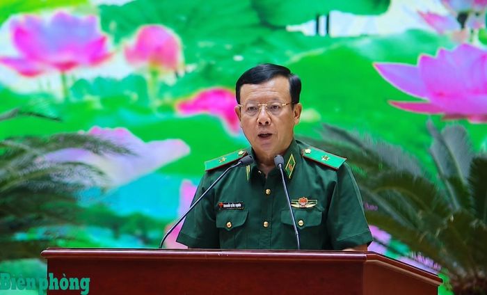 Thiếu tướng Nguyễn Đức Mạnh, Phó Tư lệnh Bộ đội Biên phòng phát biểu tại hội nghị. Ảnh: Hồng Pha
