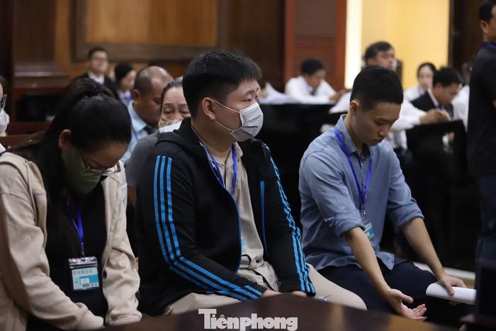 Từ vụ việc này, Công an TPHCM mở rộng điều tra, làm rõ các đường dây vận chuyển ma túy từ nước ngoài về Việt Nam qua đường hàng không. Cơ quan điều tra xác định nhiều người tham gia vận chuyển, mua bán, tàng trữ và tổ chức sử dụng trái phép chất ma túy. Ảnh: Nguyễn Tiến