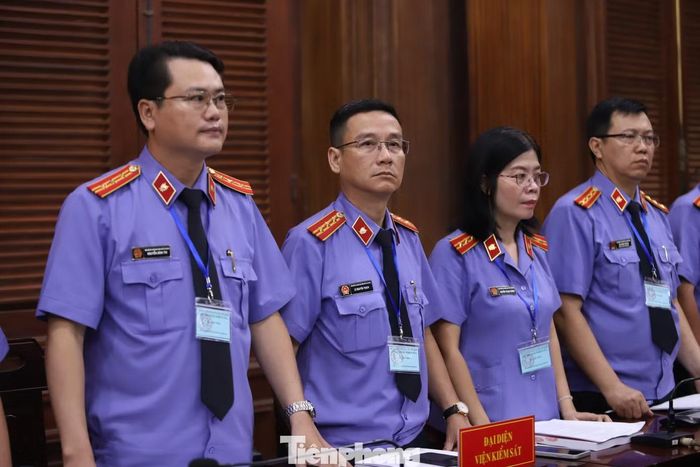 Đại diện Viện kiểm sát tham gia phiên tòa, thực hiện quyền công tố và kiểm sát hoạt động xét xử vụ án VN10. Ảnh: Nguyễn Tiến