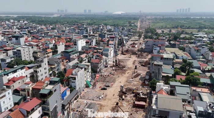 Thông tin về công tác rà soát, thống kê các trường hợp thửa đất, công trình còn lại sau GPMB Dự án đầu tư xây dựng cầu Trần Hưng Đạo, UBND phường cho biết, các trường hợp không đủ điều kiện tồn tại độc lập là 47 trường hợp.