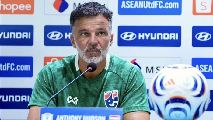 HLV Anthony Hudson. Ảnh: Thairath