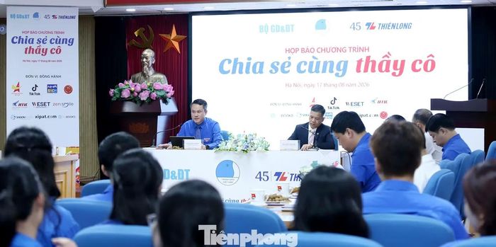 Anh Nguyễn Kim Quy trao đổi tại buổi họp báo. Ảnh: Xuân Tùng