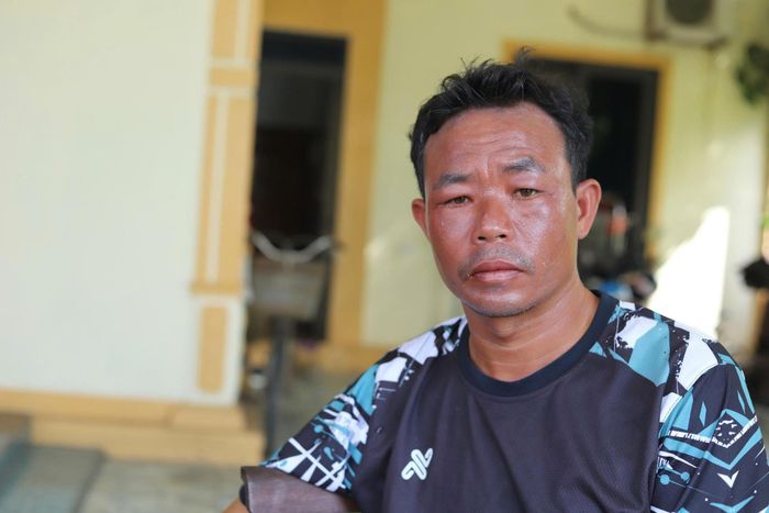Anh Nguyễn Văn Thanh, 45 tuổi, ở xóm Cương Gián, xã Cổ Đạm (Hà Tĩnh) sống sót trở về sau nhiều giờ lênh đênh trên biển.