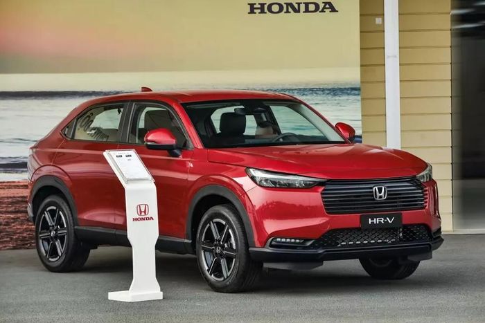 Hai đối thủ chính của Jaecoo J5 là Toyota Yaris Cross và Honda HR-V. Ảnh: TMV, HVN