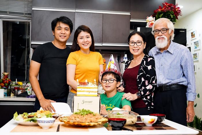 Gia đình NSND Kim Xuân luôn đầm ấm và hạnh phúc.