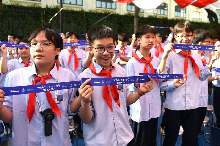 Học sinh Trường THCS - THPT Nguyễn Siêu (Hà Nội) tham dự diễn đàn “Điều em muốn nói 2026” với chủ đề “Vắc-xin số cho em”. Ảnh: Dương Triều.