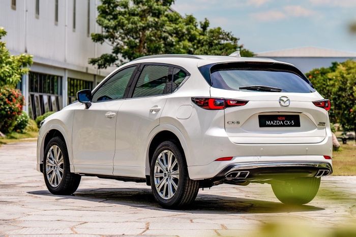 Mazda CX-5 vẫn có sức bán đều đặn trên 1.000 chiếc/tháng. Ảnh: THACO