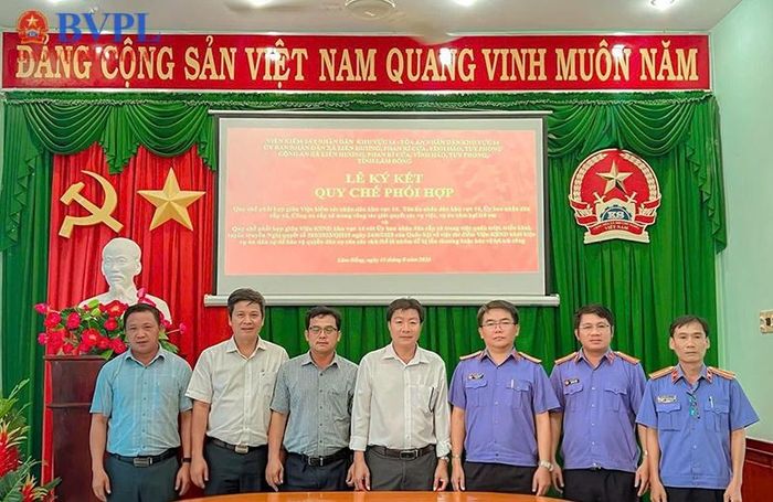  Đại diện lãnh đạo các cơ quan tham gia ký kết Quy chế phối hợp trong việc quán triệt, triển khai, tuyên truyền Nghị quyết số 205/2025/QH15.
