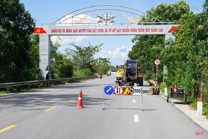 Hiện, Hạt Quản lý đường bộ Hồng Lĩnh tiếp tục phối hợp với các đơn vị liên quan giám sát chặt chẽ chất lượng thi công; nếu tiếp tục phát sinh các vị trí lún, trồi hoặc hư hỏng khác trong thời gian bảo hành sẽ yêu cầu nhà thầu khắc phục ngay, bảo đảm chất lượng công trình và an toàn khai thác lâu dài.