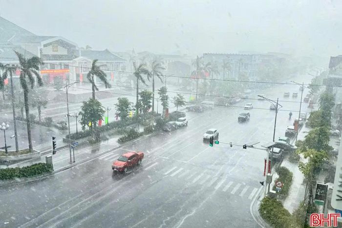 Đêm 17 đến ngày 18/8, Bắc Bộ và khu vực từ Thanh Hóa đến Hà Tĩnh có mưa vừa, mưa to và giông, lượng mưa phổ biến 30-60 mm.