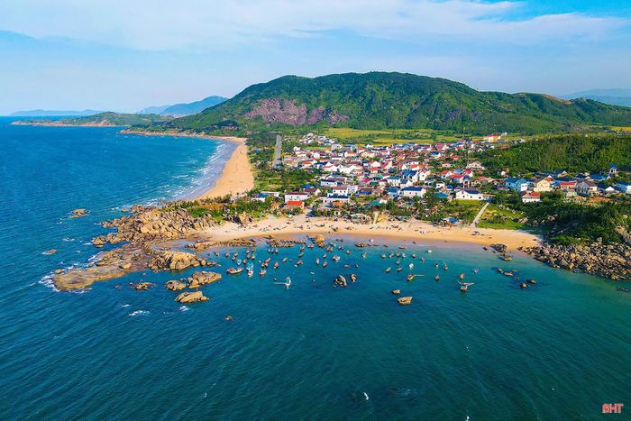 Hành lang động lực ven biển hình thành theo tuyến quốc lộ 1, đường ven biển và không gian kinh tế biển.