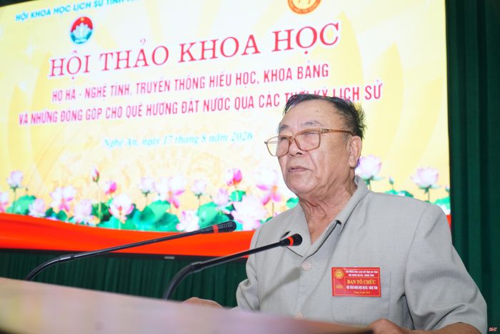 Ông Hà Huy Lợi- Phó Chủ tịch Hội đồng họ Hà Việt Nam; Chủ tịch Hội đồng họ Hà - Nghệ Tĩnh, với bài tham luận: Họ Hà - Nghệ Tĩnh trong dòng chảy lịch sử từ lòng tri ân cội nguồn đến những di sản mới.