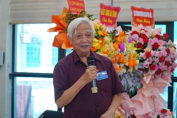 Nhà sử học Dương Trung Quốc - Phó Chủ tịch Hội Khoa học Lịch sử Việt Nam, Tổng Biên tập Tạp chí Xưa và Nay phát biểu tại hội thảo.