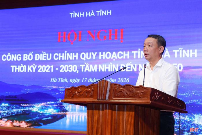Đồng chí Phan Thiên Định - Chủ tịch UBND tỉnh kết luận hội nghị.