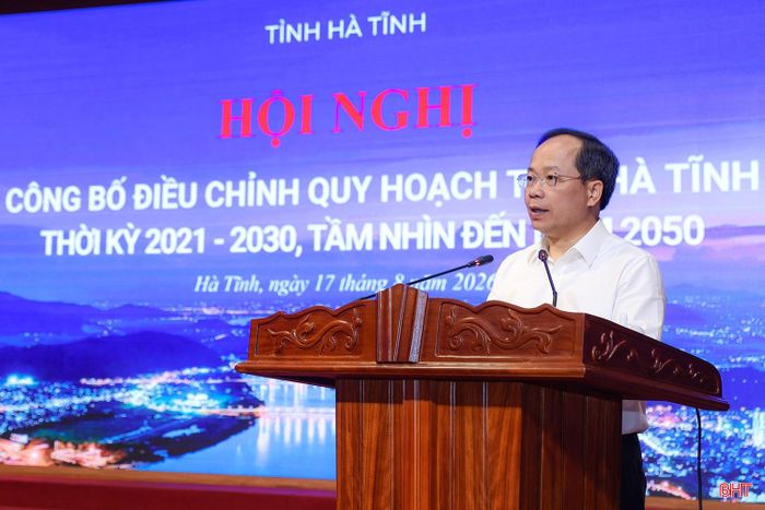 Đồng chí Nguyễn Duy Lâm - Bí thư Tỉnh ủy phát biểu chỉ đạo hội nghị.