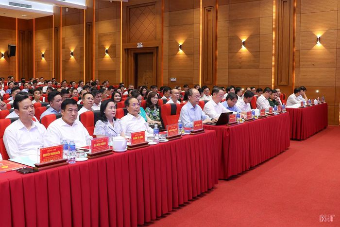 Đại biểu dự hội nghị.