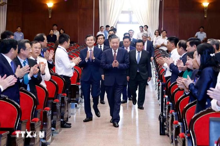 Tổng Bí thư, Chủ tịch nước Tô Lâm đến dự Lễ khai mạc Chương trình bồi dưỡng, cập nhật kiến thức đối với Ủy viên Ban Chấp hành Trung ương Đảng khóa XIV. (Ảnh: Thống Nhất/TTXVN)