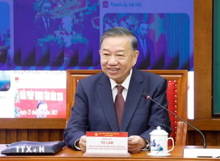 Giáo sư-Tiến sỹ Tô Lâm - Tổng Bí thư, Chủ tịch nước truyền đạt chuyên đề trung tâm của Chương trình. (Ảnh: Thống Nhất/TTXVN)