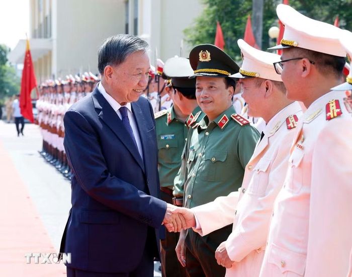 Tổng Bí thư, Chủ tịch nước Tô Lâm với các đại biểu. (Ảnh: Thống Nhất/TTXVN)