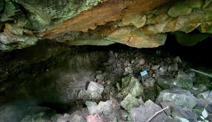 Hệ thống hang động núi lửa trong Khu bảo tồn thiên nhiên Nam Nung, thuộc vùng Công viên địa chất toàn cầu UNESCO Đắk Nông (xã Nam Đà, tỉnh Lâm Đồng).