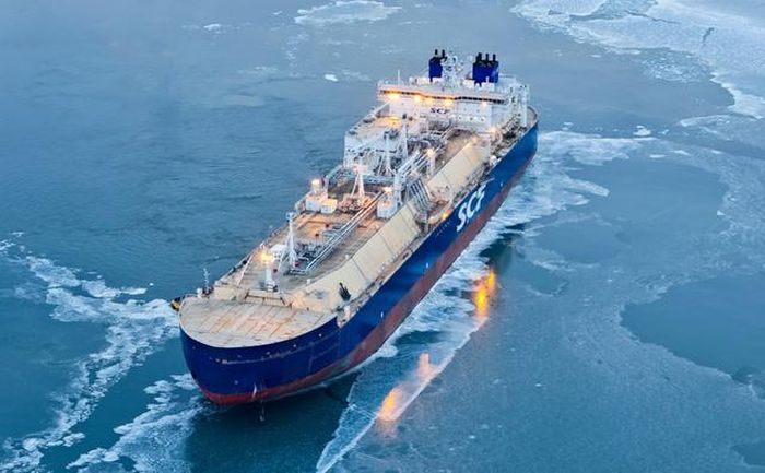 Tàu chở LNG có khả năng phá băng Konstantin Posiet bắt đầu hành trình dọc theo Tuyến đường biển phía Bắc vào ngày 14/8/2026. Ảnh: TAdviser