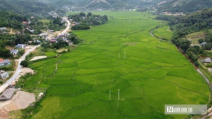 Thôn Ngọc Trà lần đầu tiên có đường nhựa, xóa bỏ cảnh đường đất gập ghềnh.