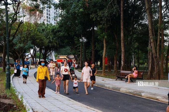 Chị Lan Anh, cư dân sinh sống gần phố Thành Thái: “Tôi ủng hộ chủ trương này nhưng cũng mong việc tổ chức phố đi bộ phải tính toán kỹ chuyện giao thông, chỗ đỗ xe và tiếng ồn. Người dân sống xung quanh cần được thông tin đầy đủ để vừa có không gian vui chơi mới, vừa không ảnh hưởng đến sinh hoạt hằng ngày.”