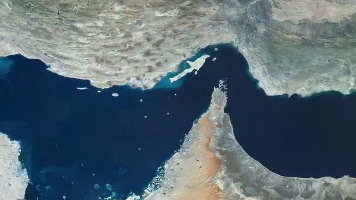 Ảnh vệ tinh của eo biển Hormuz ở Vịnh Ba Tư. Ảnh: Getty.