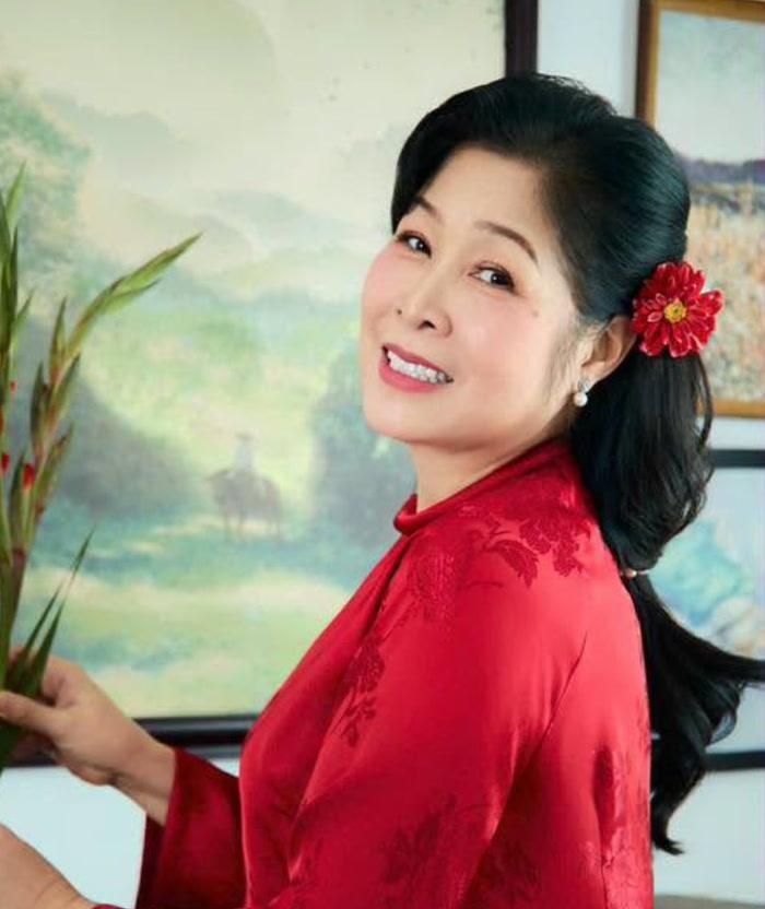 Hành trình với nghệ thuật của NSND Hồng Vân luôn nhận được nhiều sự ủng hộ từ khán giả. Ảnh: FBNV