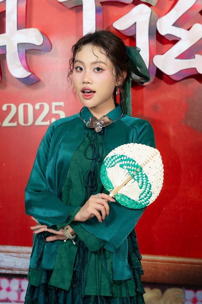 Phương Mỹ Chi đã chấp nhận rời khỏi một cơ hội điện ảnh rất đáng giá để ưu tiên con đường âm nhạc. 
